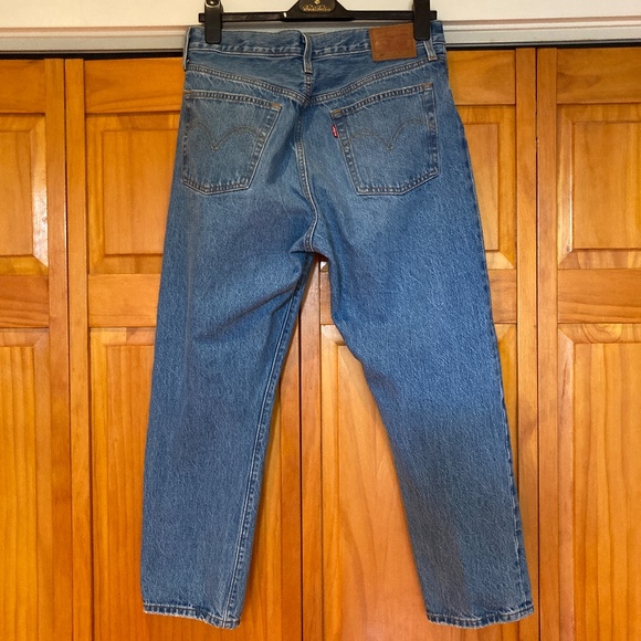 Levi's 501 Women's Jeans Distressed Knee W30 L26 100% Cotton Cropped Straight - Picture 2 of 16